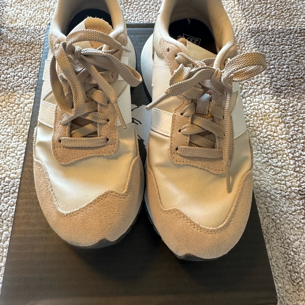 New Balance 237 shoes